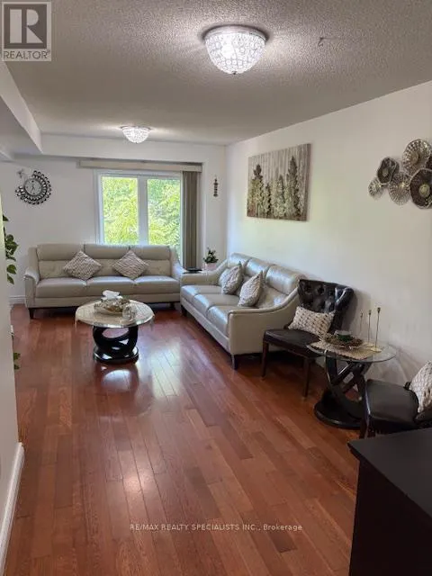 67 - 250 AINSLIE STREET S