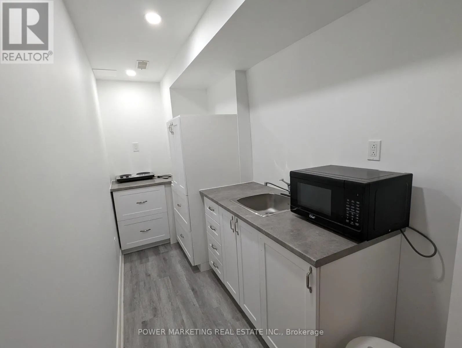 208 ALEX POLOWIN AVENUE