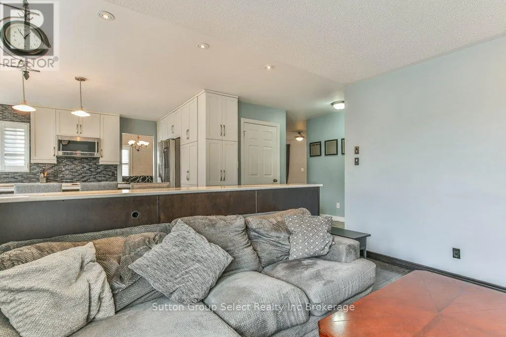 21 HERON AVENUE