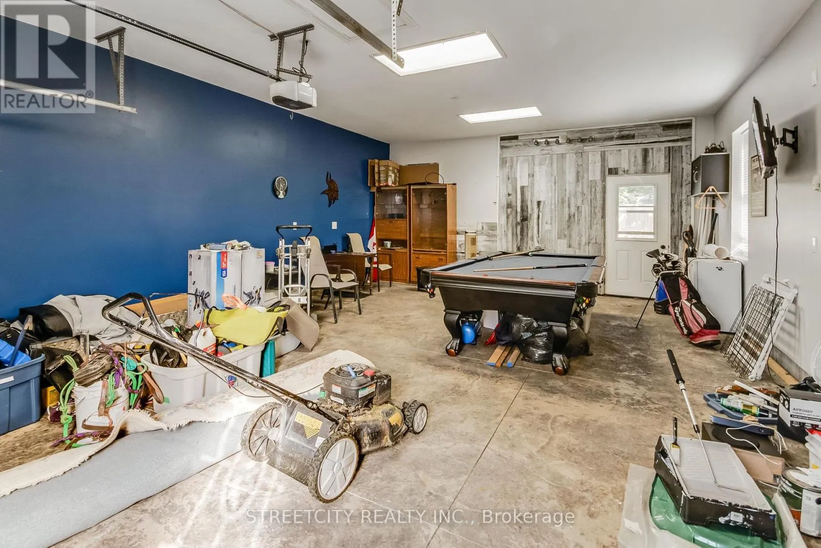 81 HIAWATHA STREET