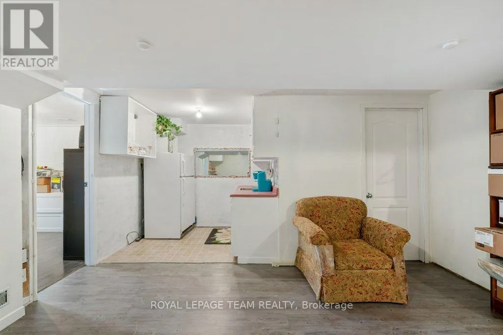 24 BEACH AVENUE