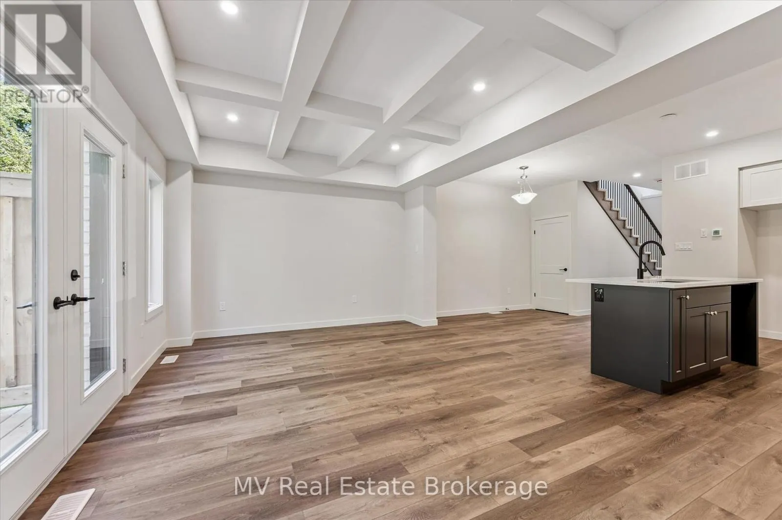 46 FIELDSTONE LANE PRIVATE