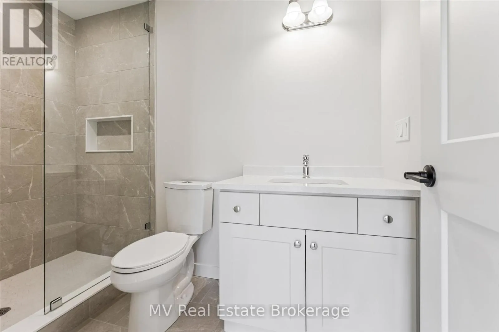 46 FIELDSTONE LANE PRIVATE