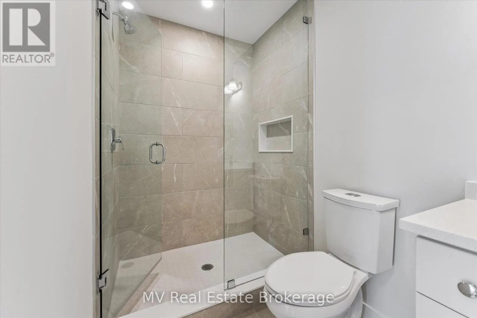 46 FIELDSTONE LANE PRIVATE