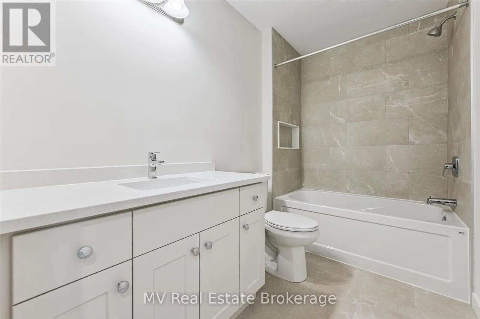46 FIELDSTONE LANE PRIVATE