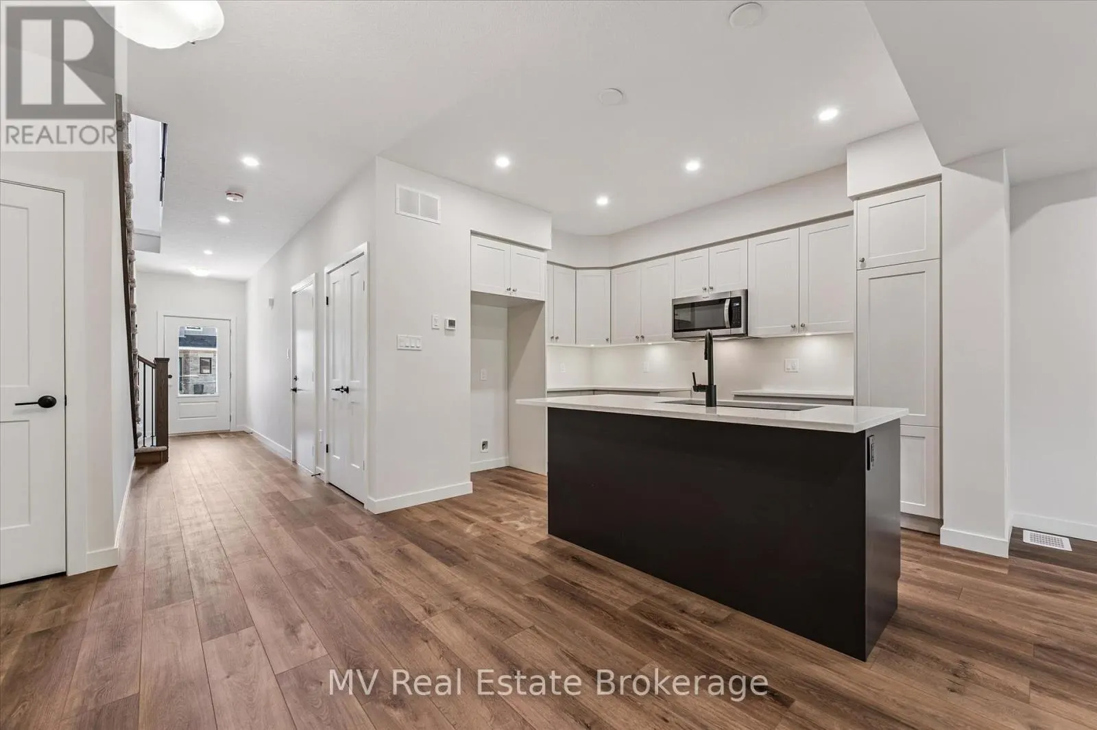 46 FIELDSTONE LANE PRIVATE