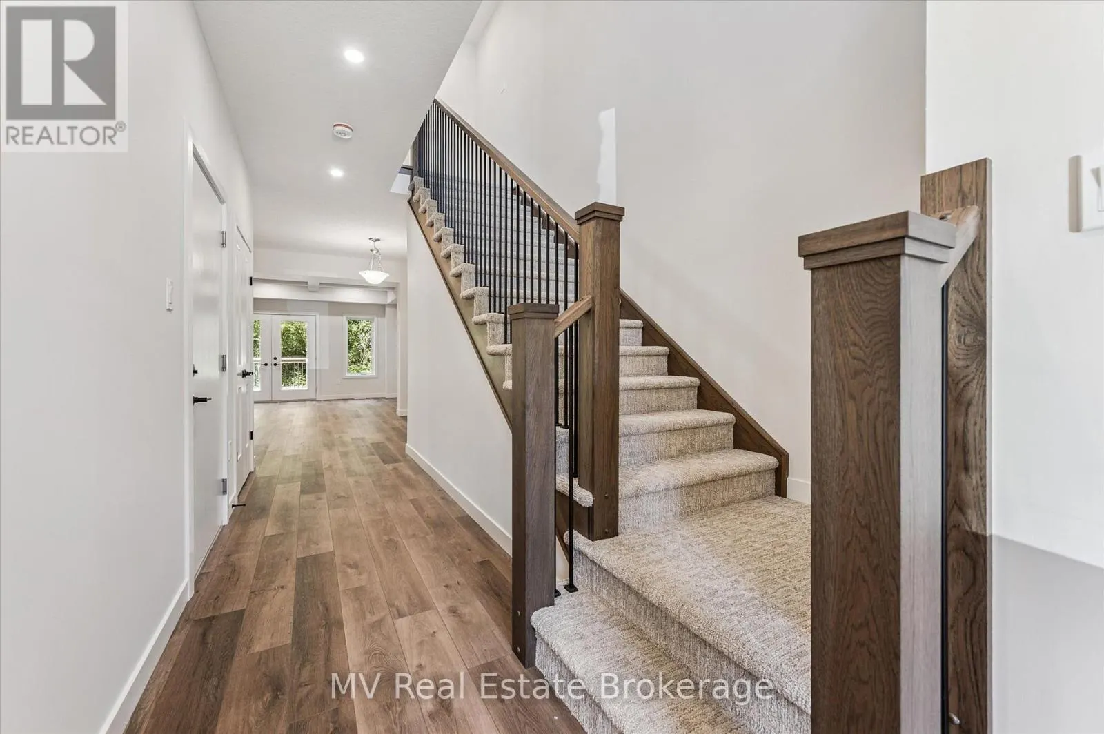 46 FIELDSTONE LANE PRIVATE