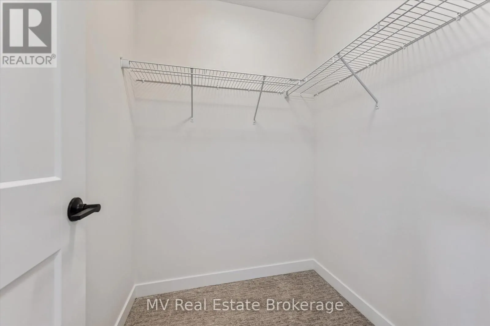 46 FIELDSTONE LANE PRIVATE