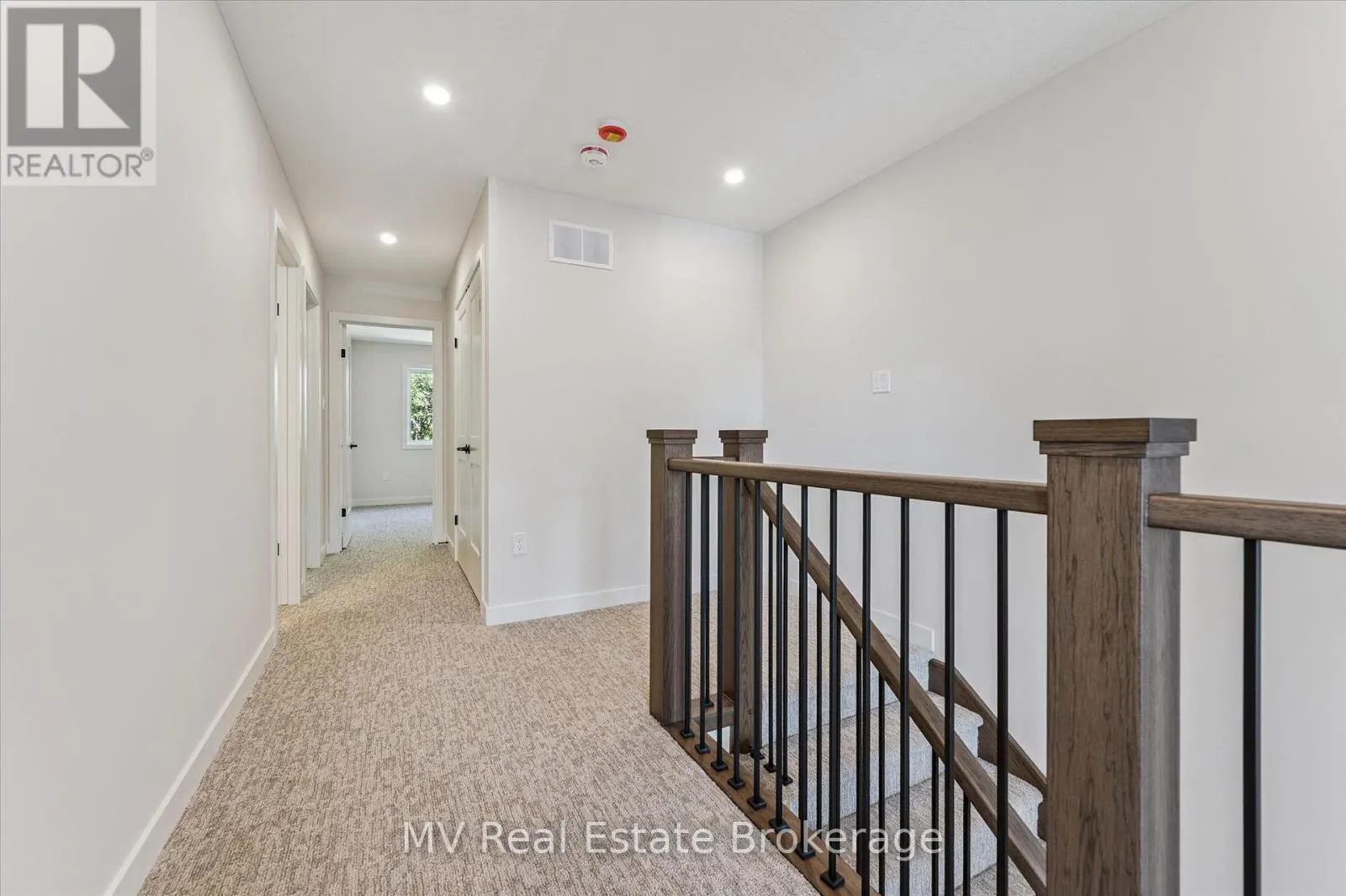 46 FIELDSTONE LANE PRIVATE