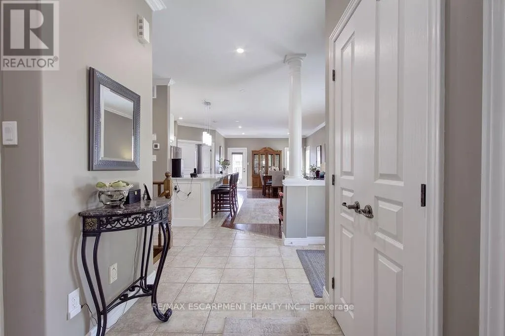 44 IRONGATE DRIVE