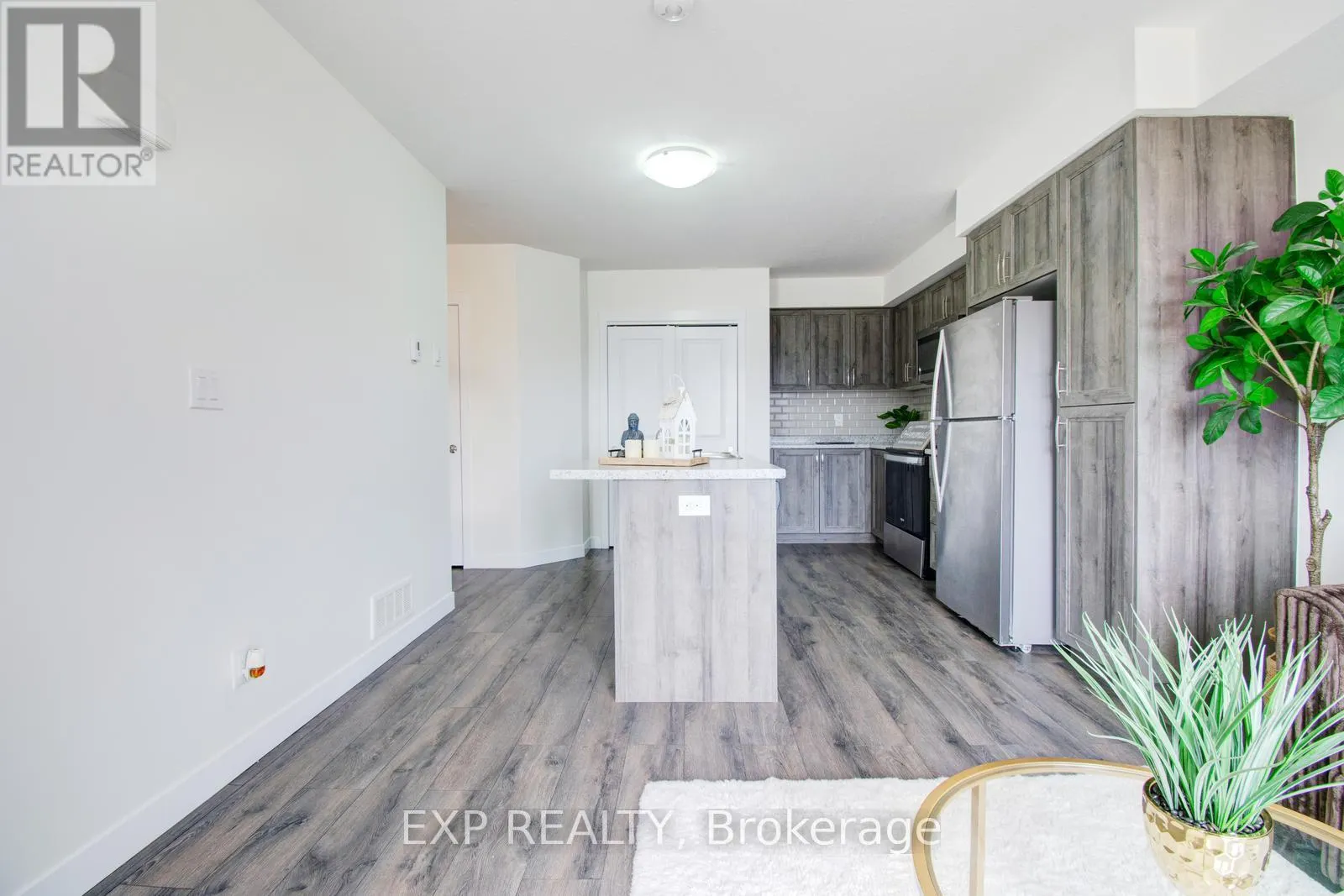 E - 150 ROCHEFORT STREET