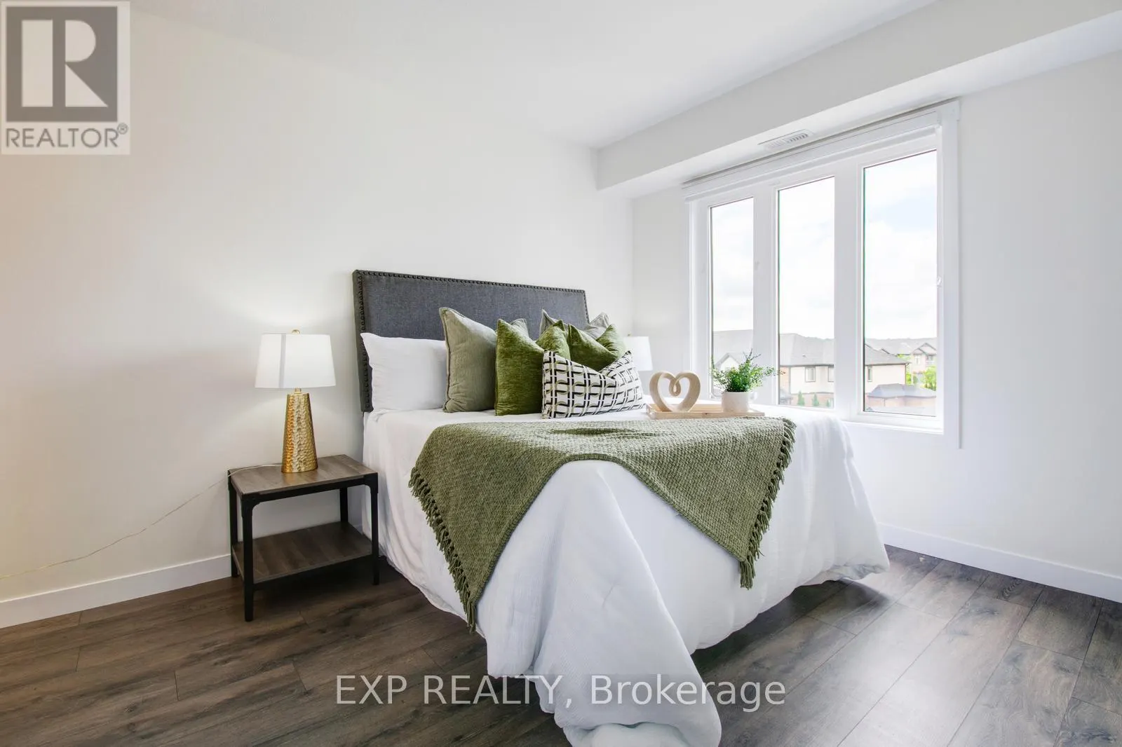 E - 150 ROCHEFORT STREET
