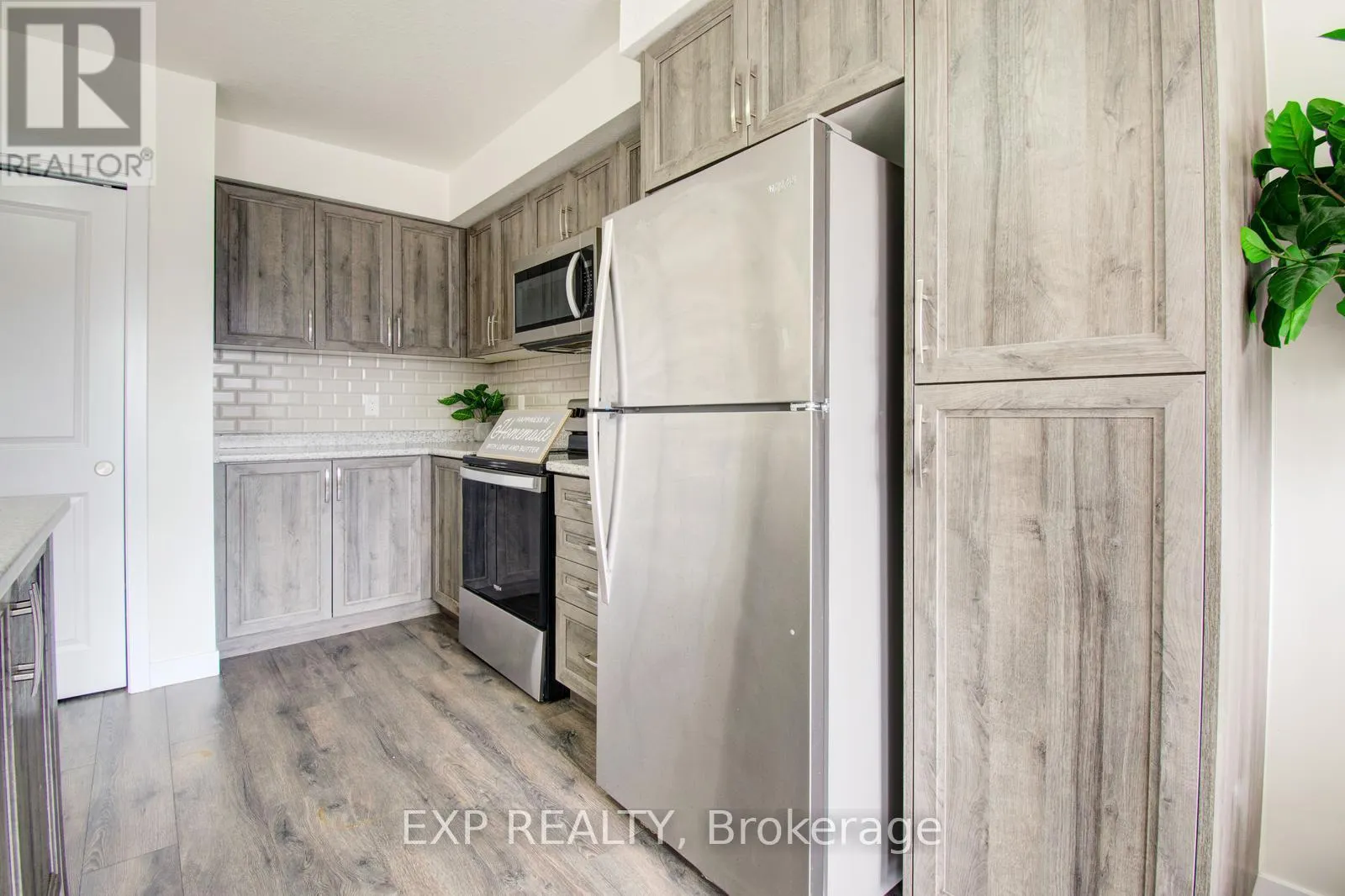 E - 150 ROCHEFORT STREET