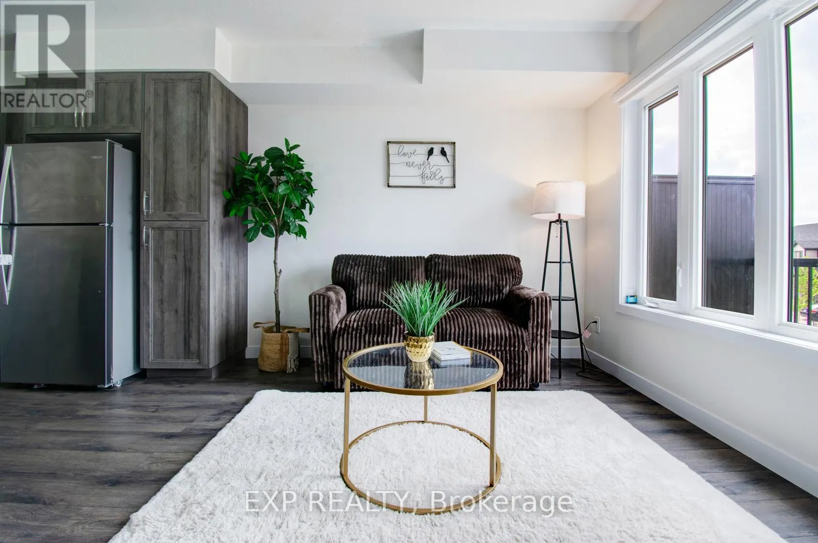 E - 150 ROCHEFORT STREET