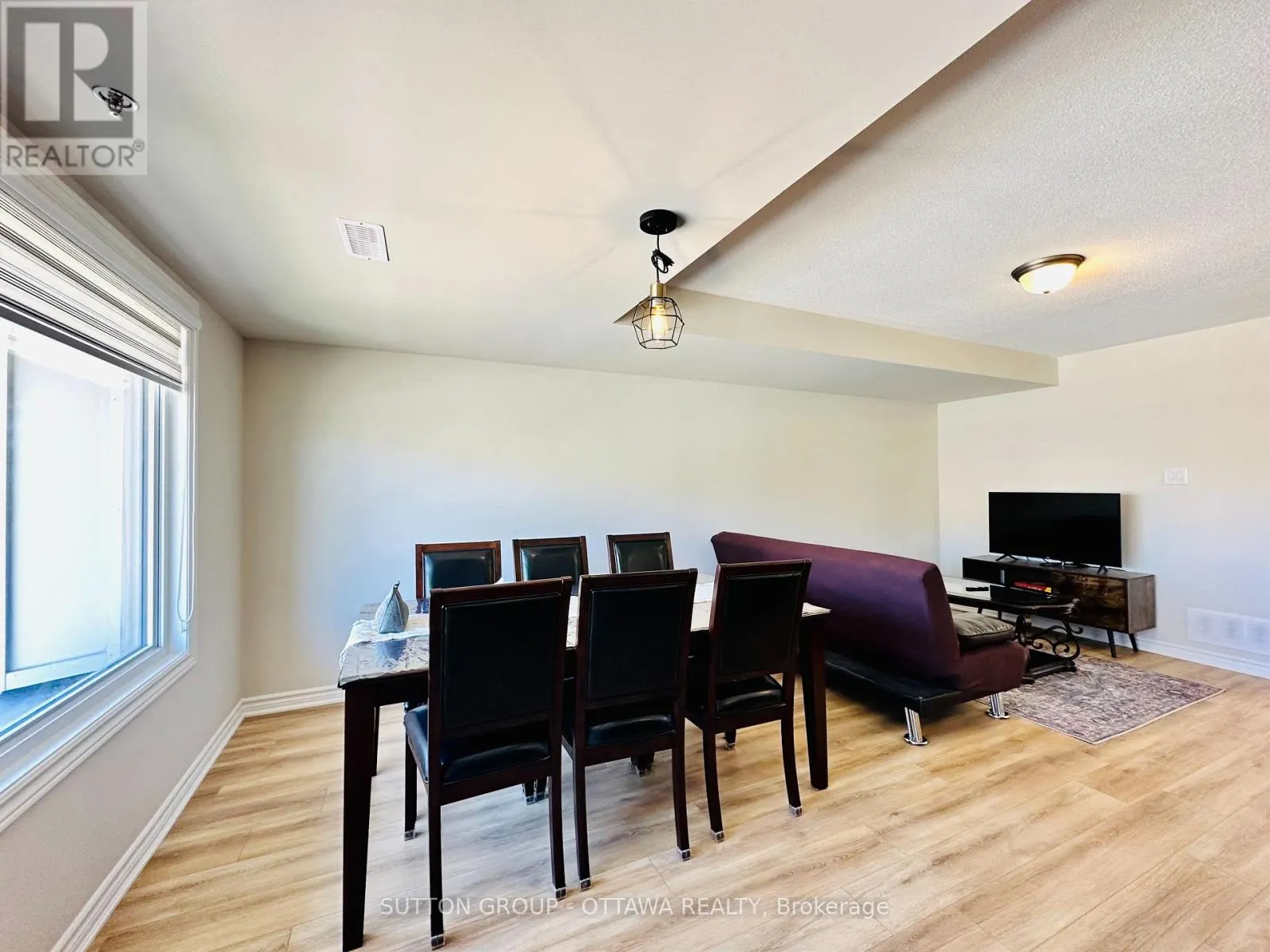 826 MIKINAK ROAD