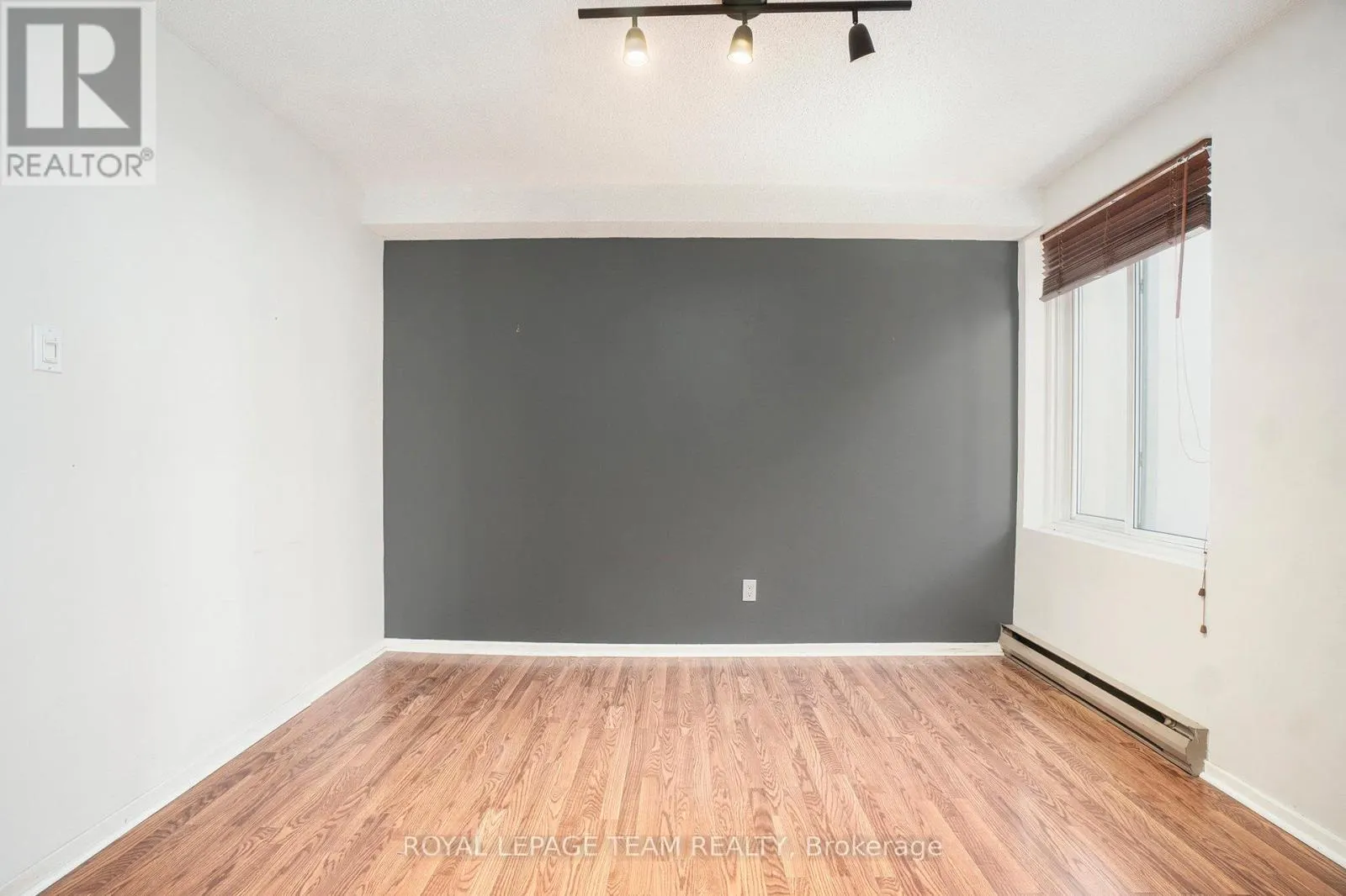 701 - 141 SOMERSET STREET W