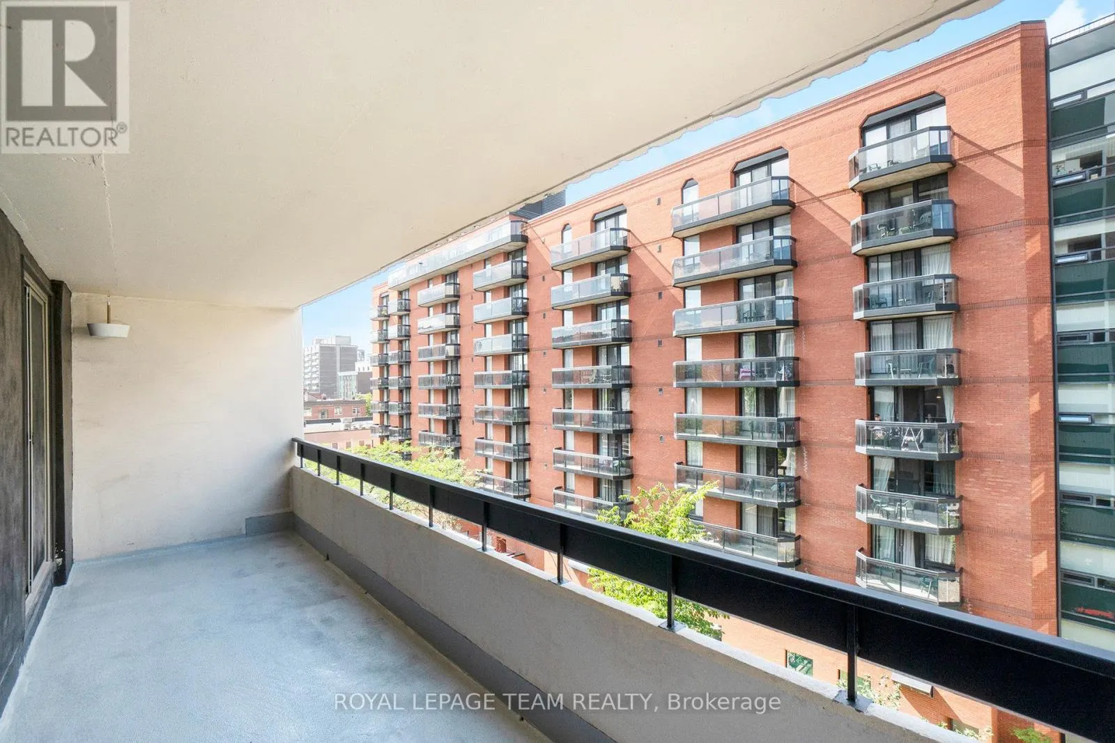 701 - 141 SOMERSET STREET W