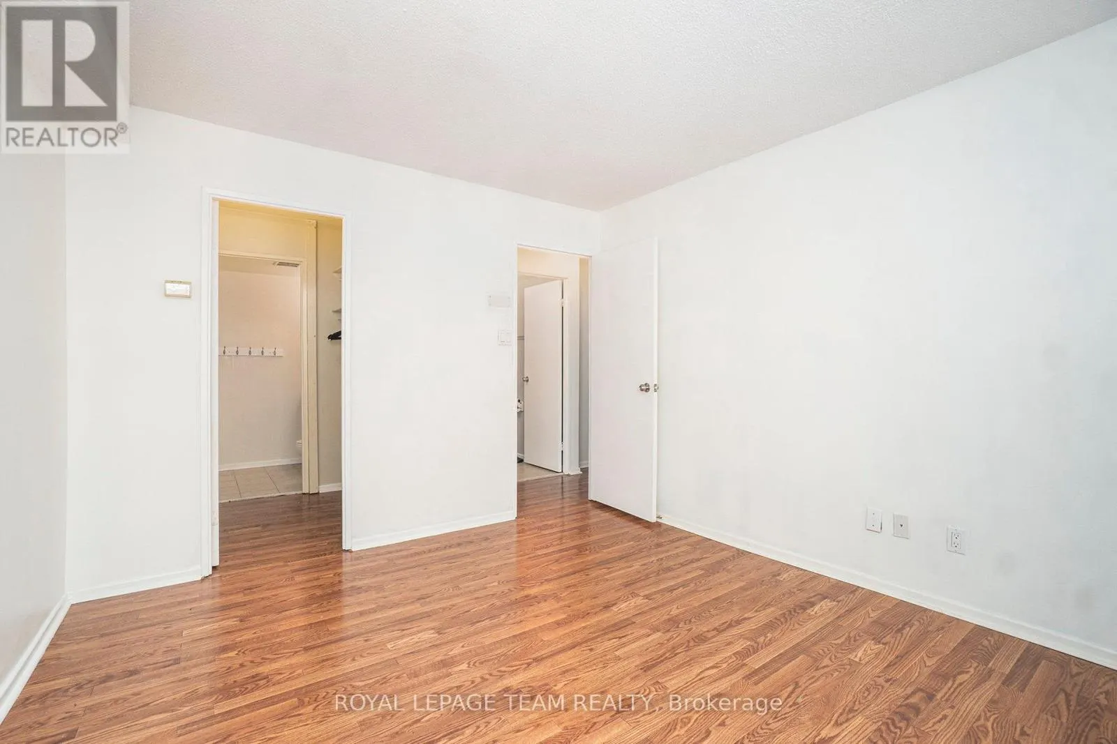 701 - 141 SOMERSET STREET W