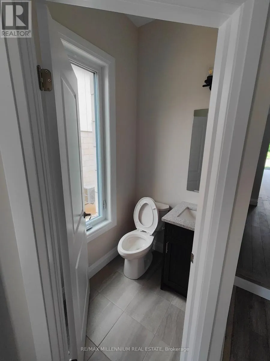 6 - 143 ELGIN STREET N