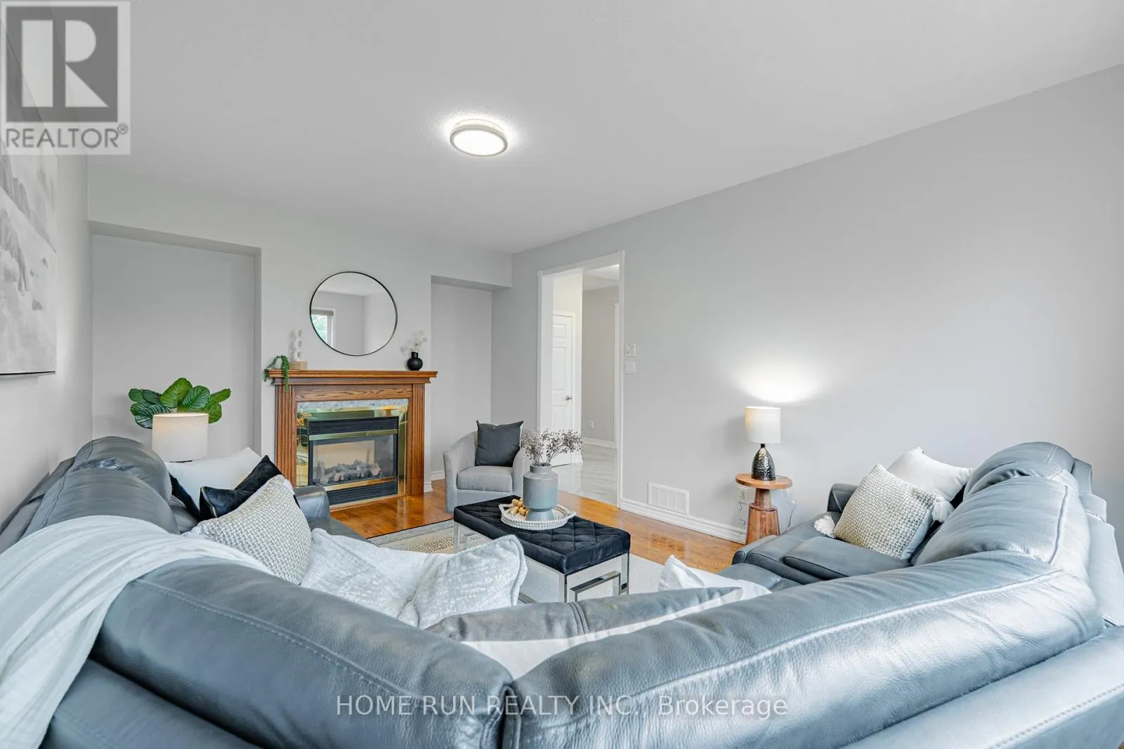15 CHELTONIA WAY