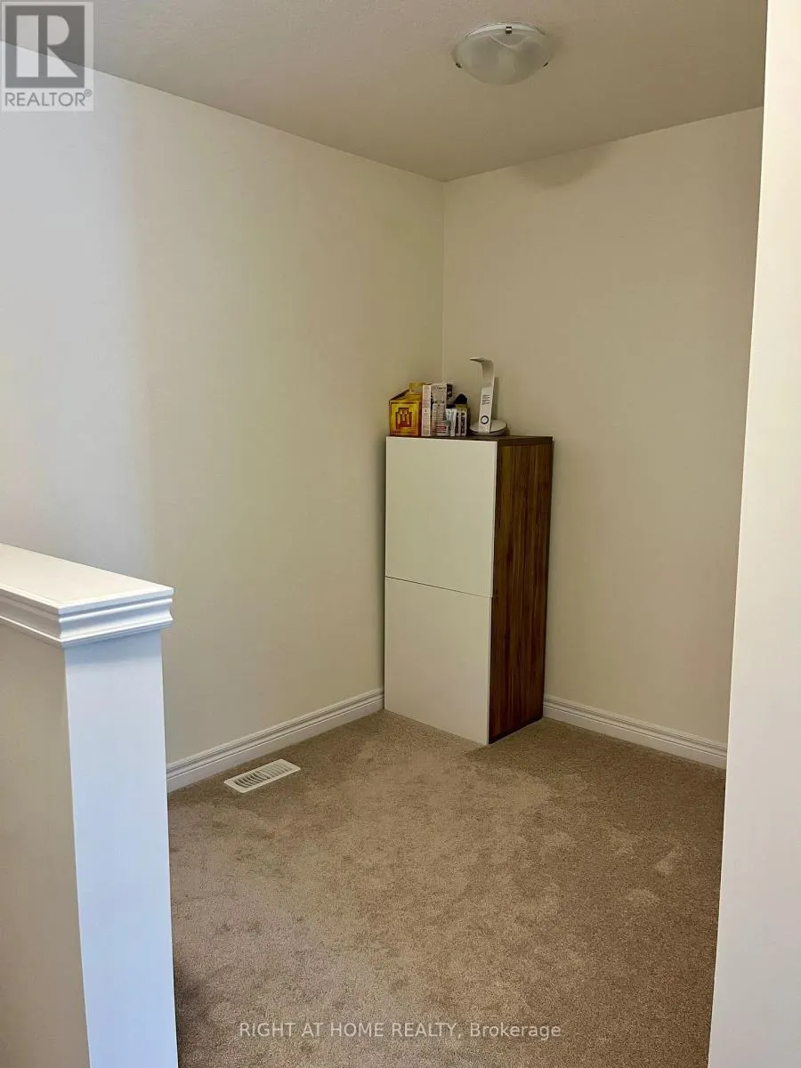 43 - 27 RACHEL DRIVE