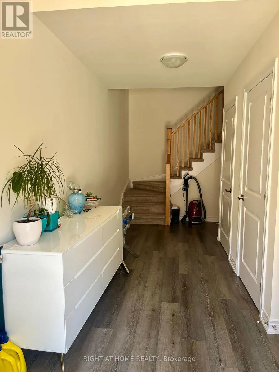 43 - 27 RACHEL DRIVE