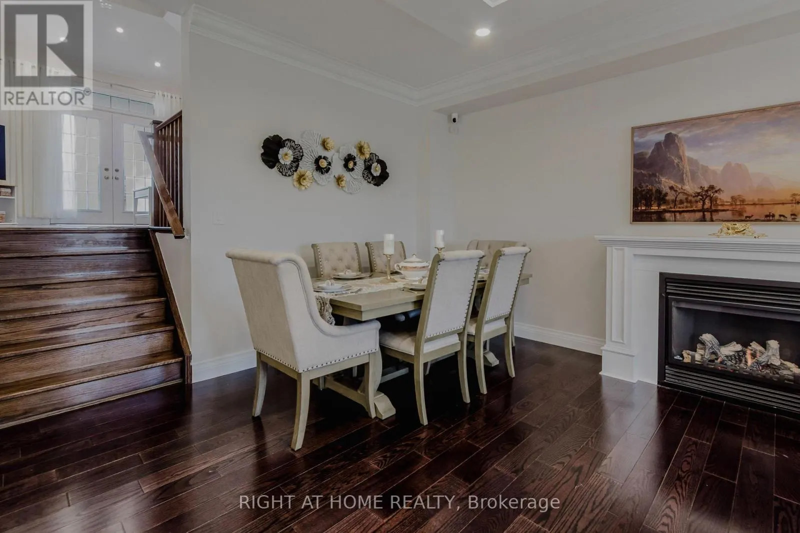 12 BANKFIELD CRESCENT