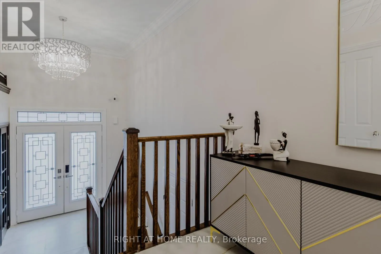 12 BANKFIELD CRESCENT