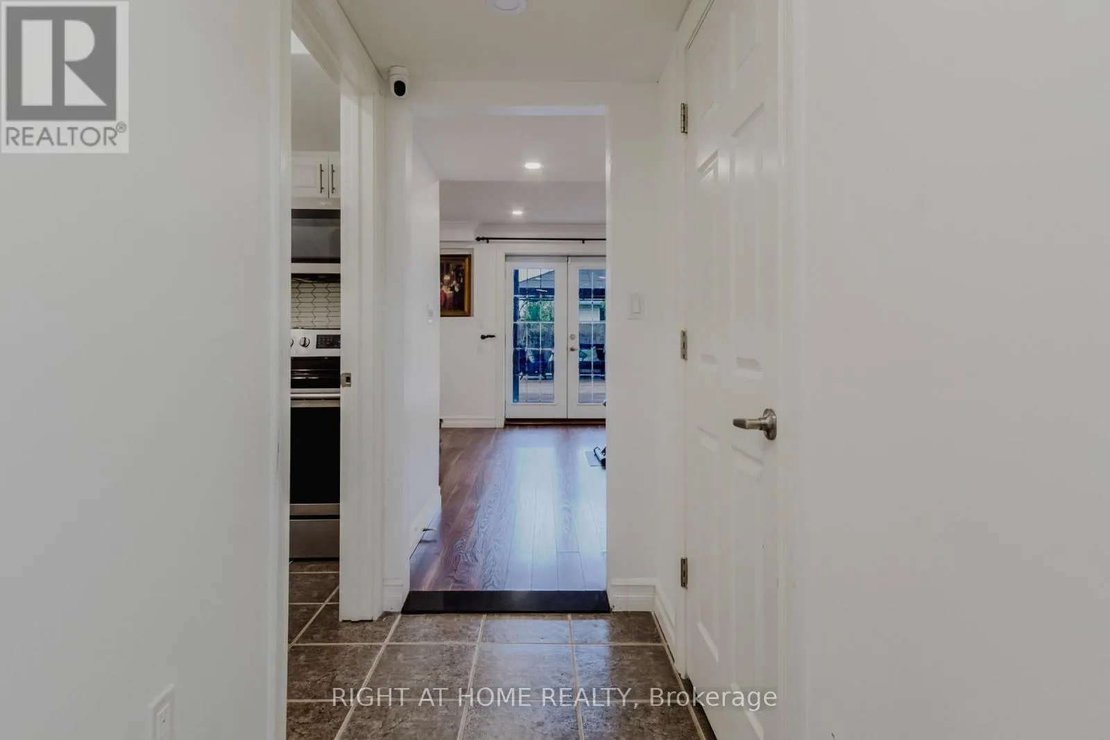 12 BANKFIELD CRESCENT
