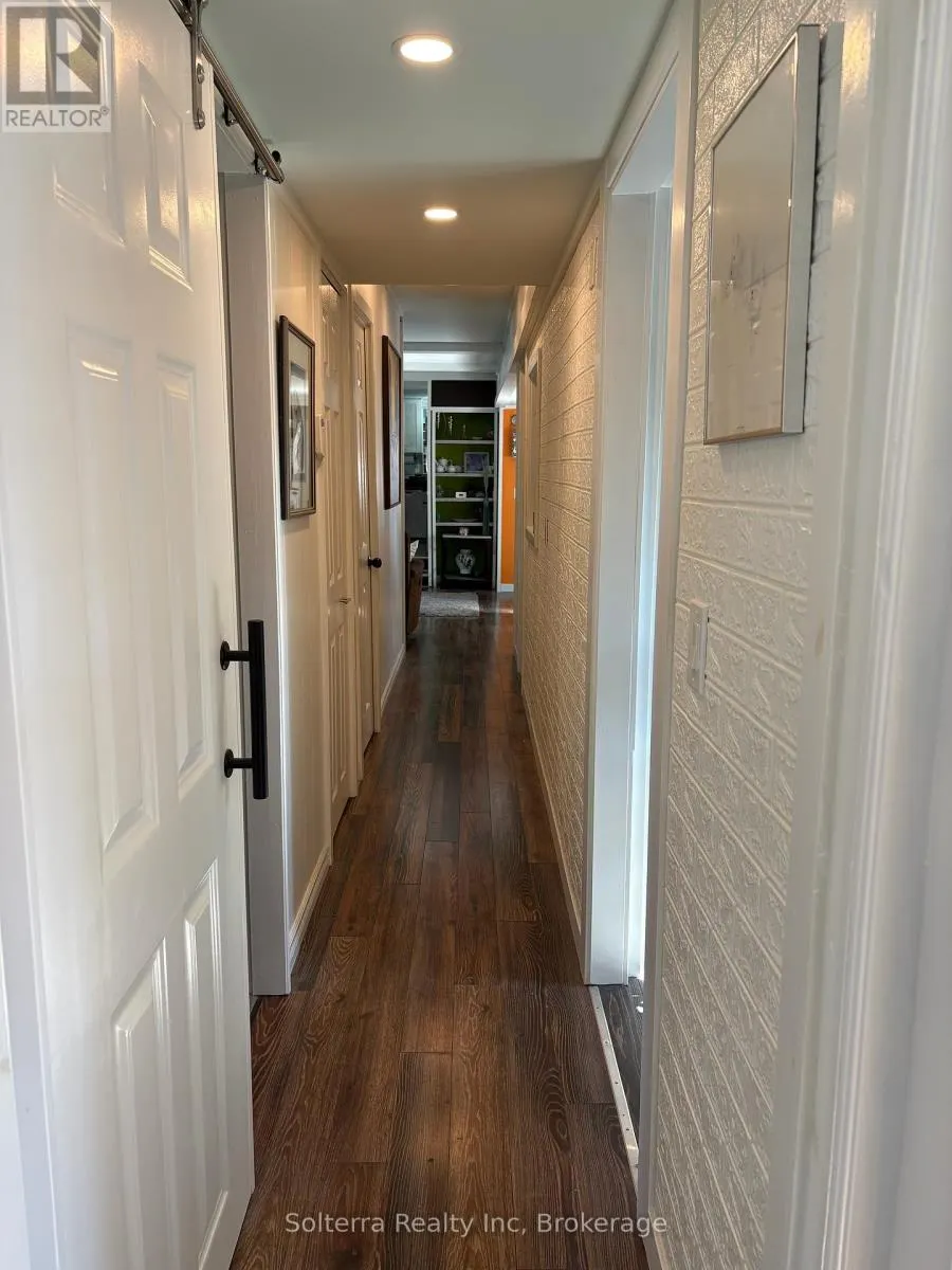 UNIT 402 - 1713 HIGHWAY 11, SOUTH S, #Unit 402