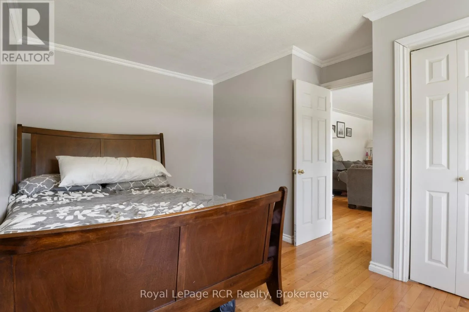 141 NORTH WATER STREET W