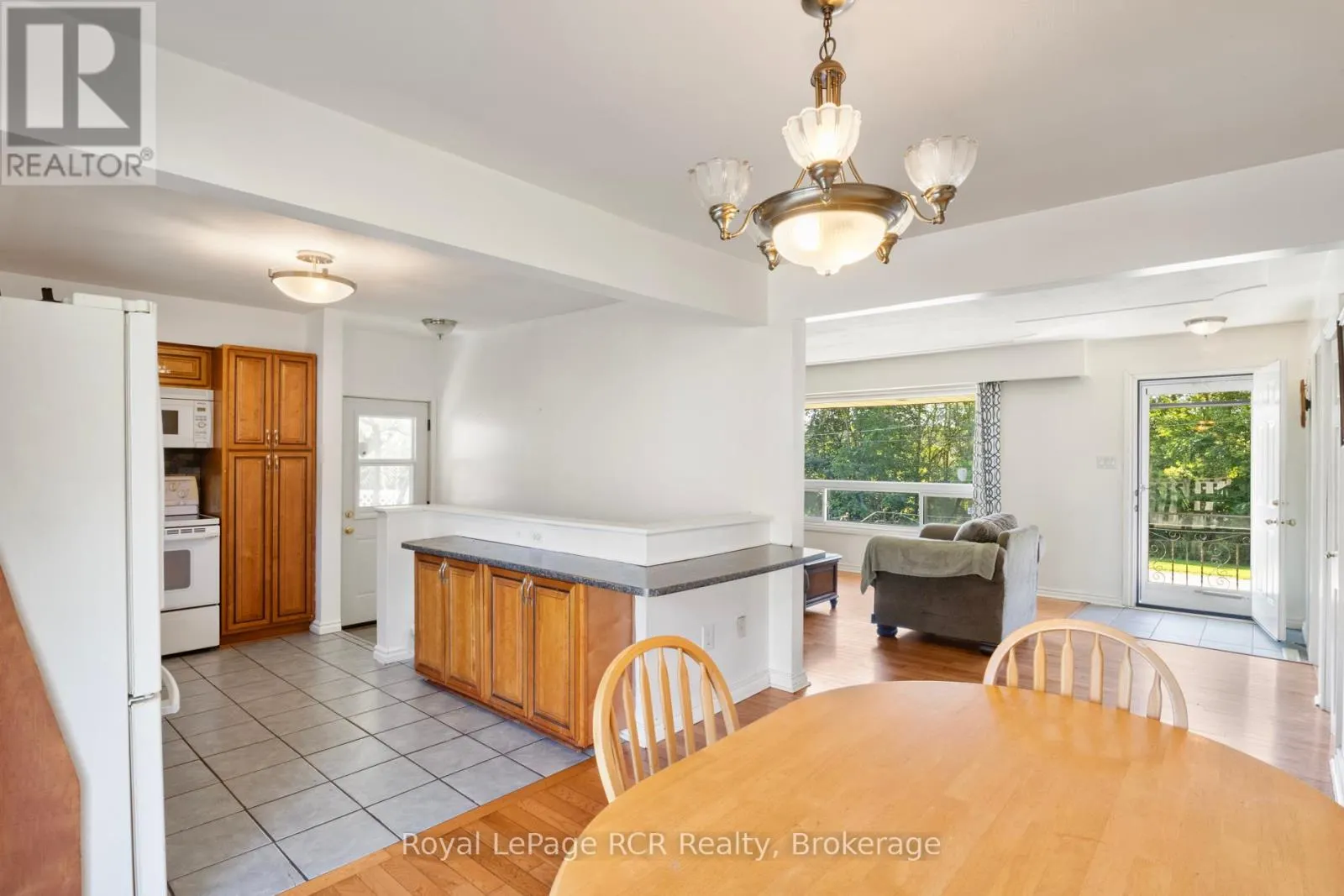 141 NORTH WATER STREET W