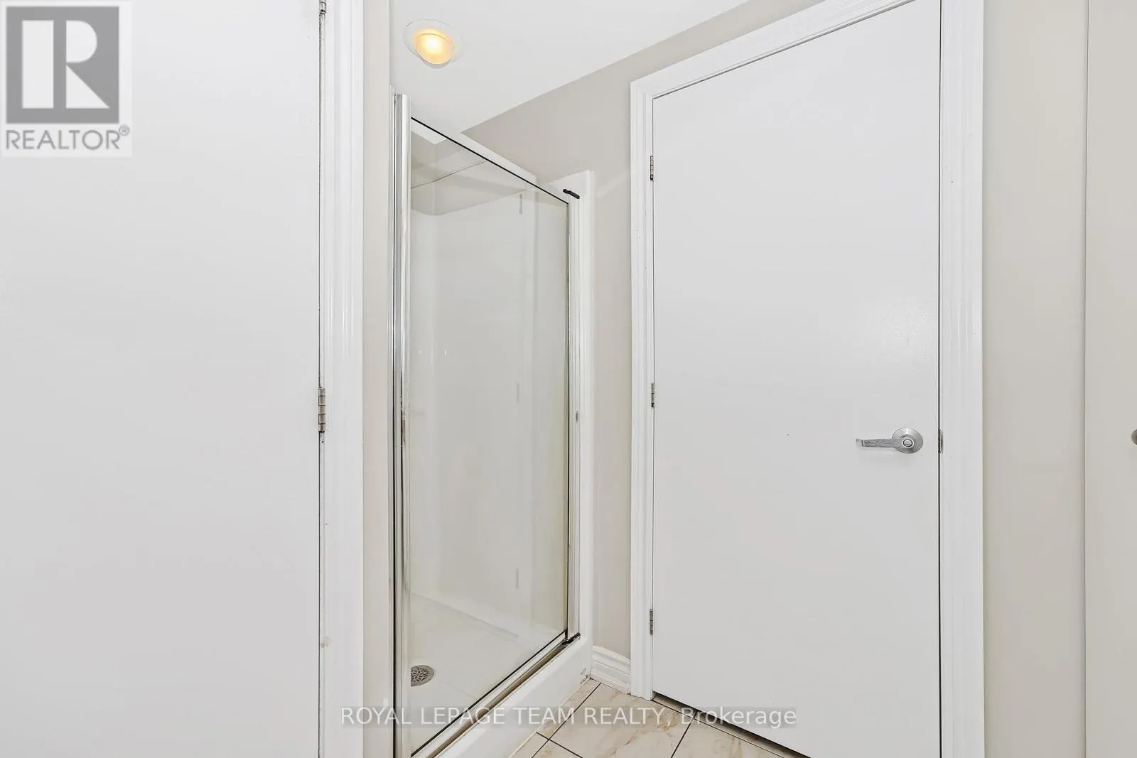 1404 - 234 RIDEAU STREET