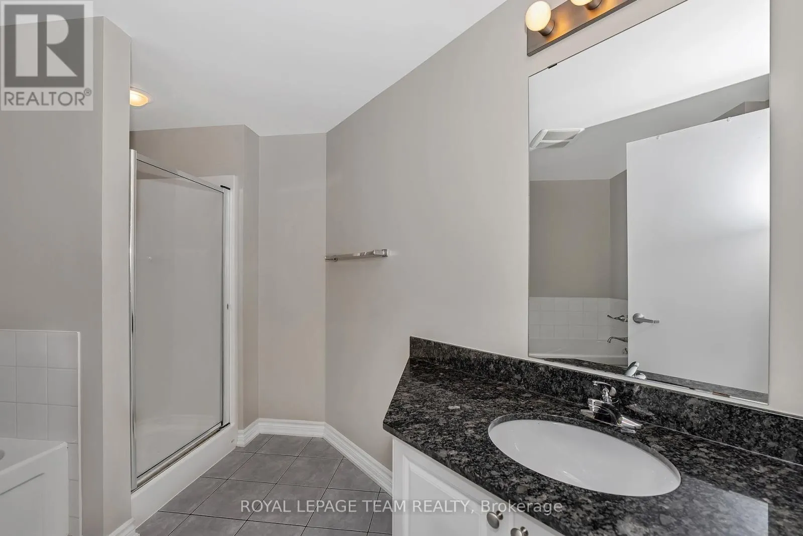 1404 - 234 RIDEAU STREET
