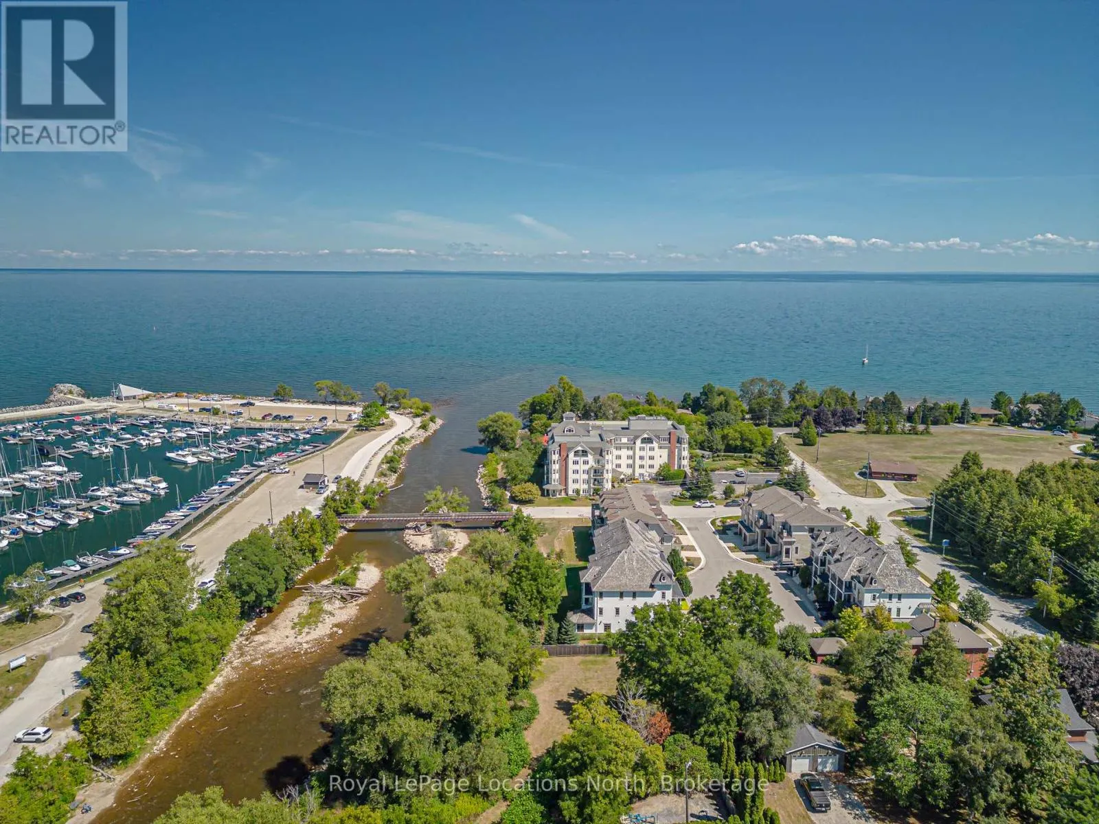 207 - 10 BAY STREET E, #207