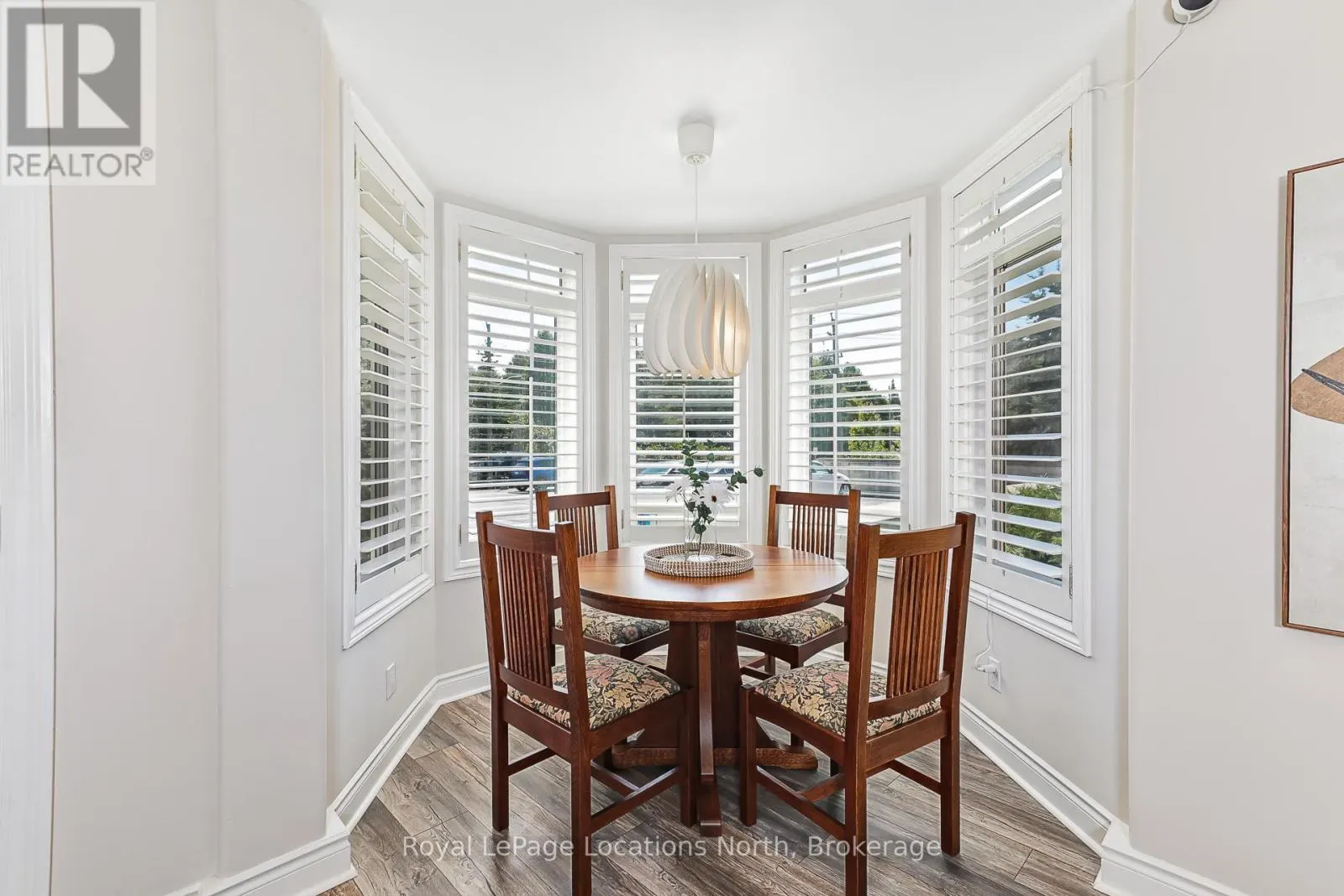 207 - 10 BAY STREET E, #207