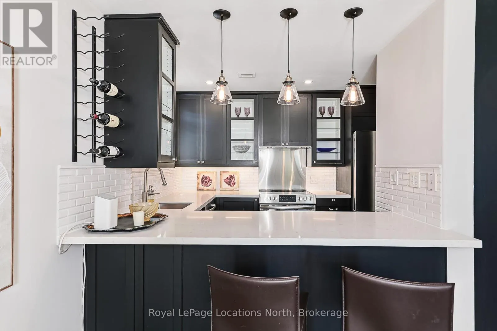 207 - 10 BAY STREET E, #207
