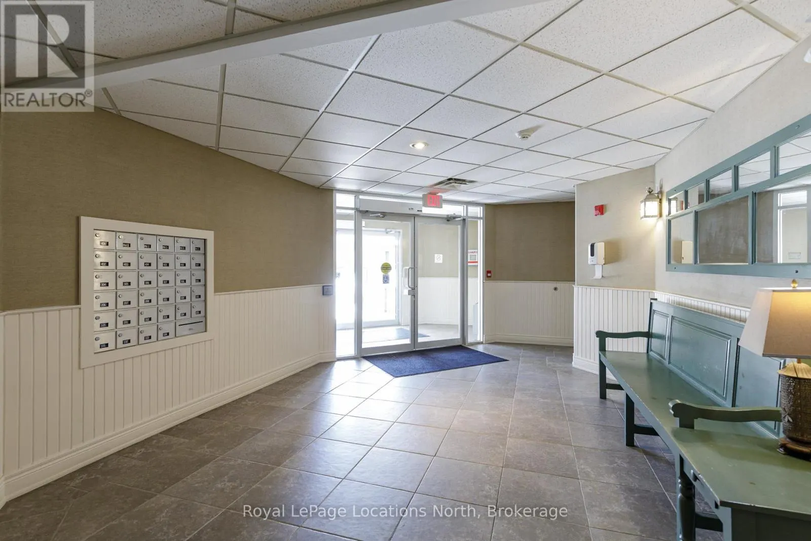 207 - 10 BAY STREET E, #207