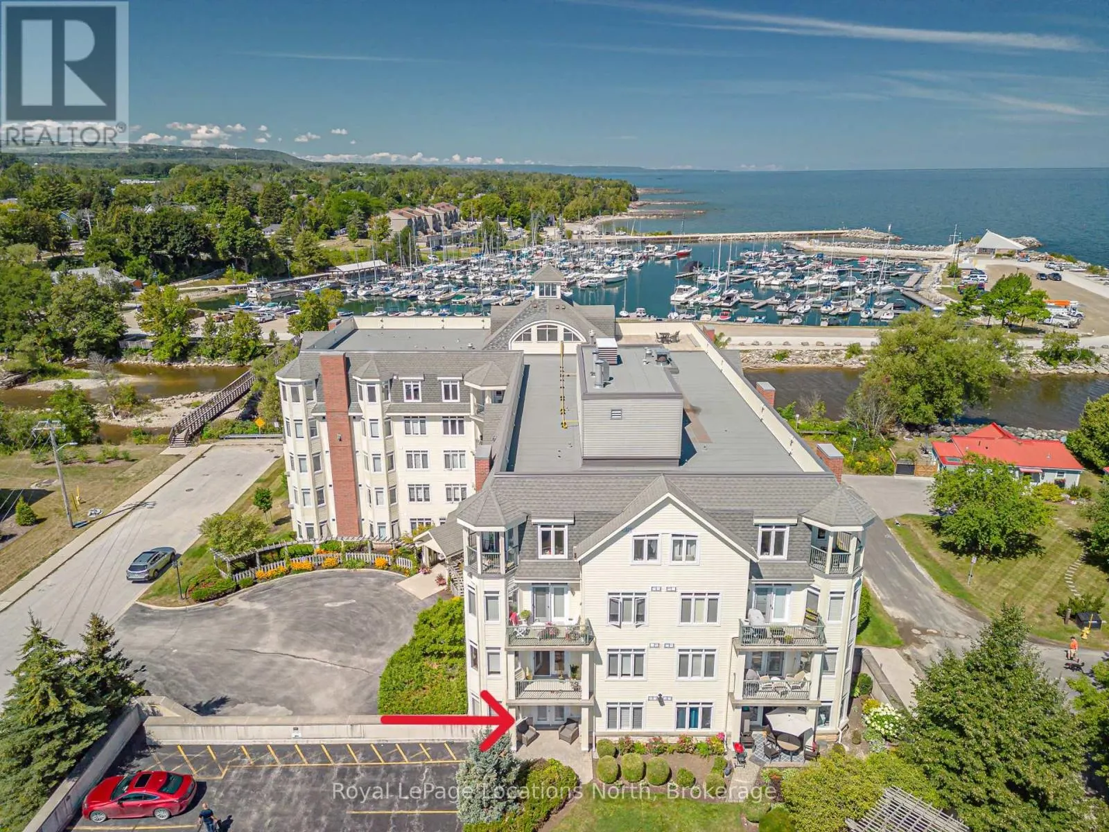 207 - 10 BAY STREET E, #207