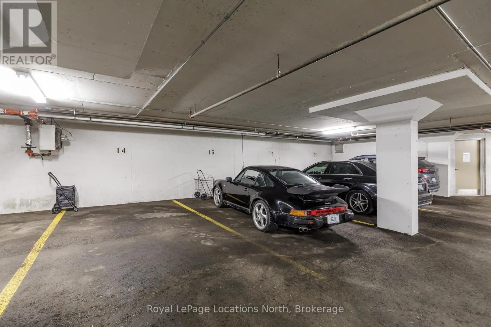 207 - 10 BAY STREET E, #207