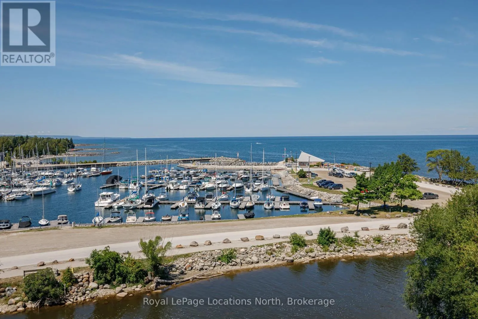 207 - 10 BAY STREET E, #207