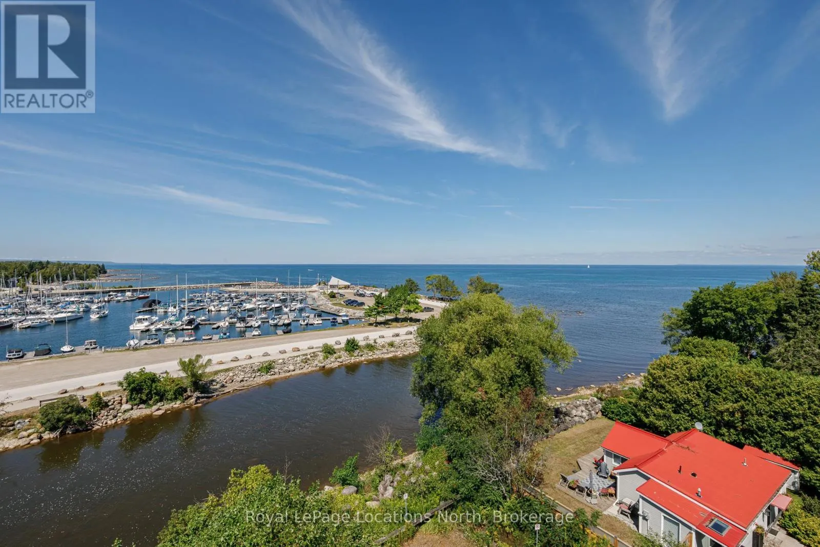 207 - 10 BAY STREET E, #207