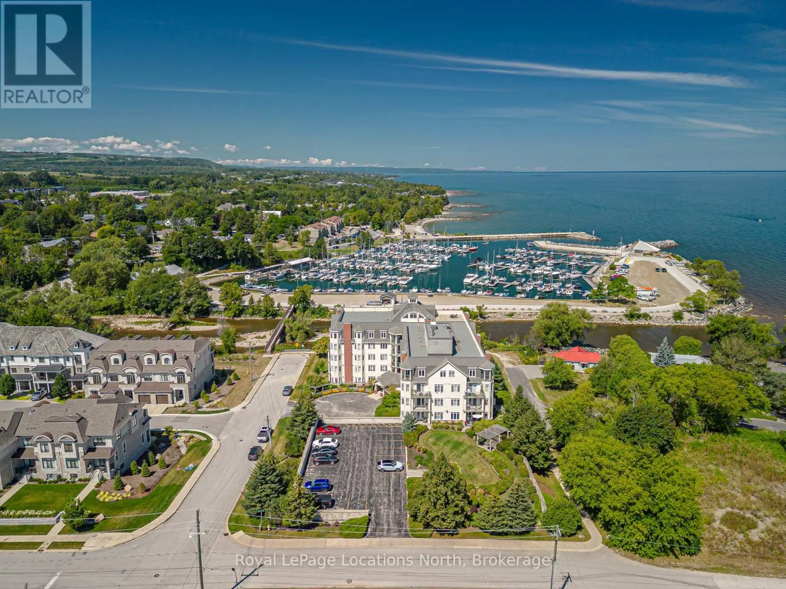 207 - 10 BAY STREET E, #207
