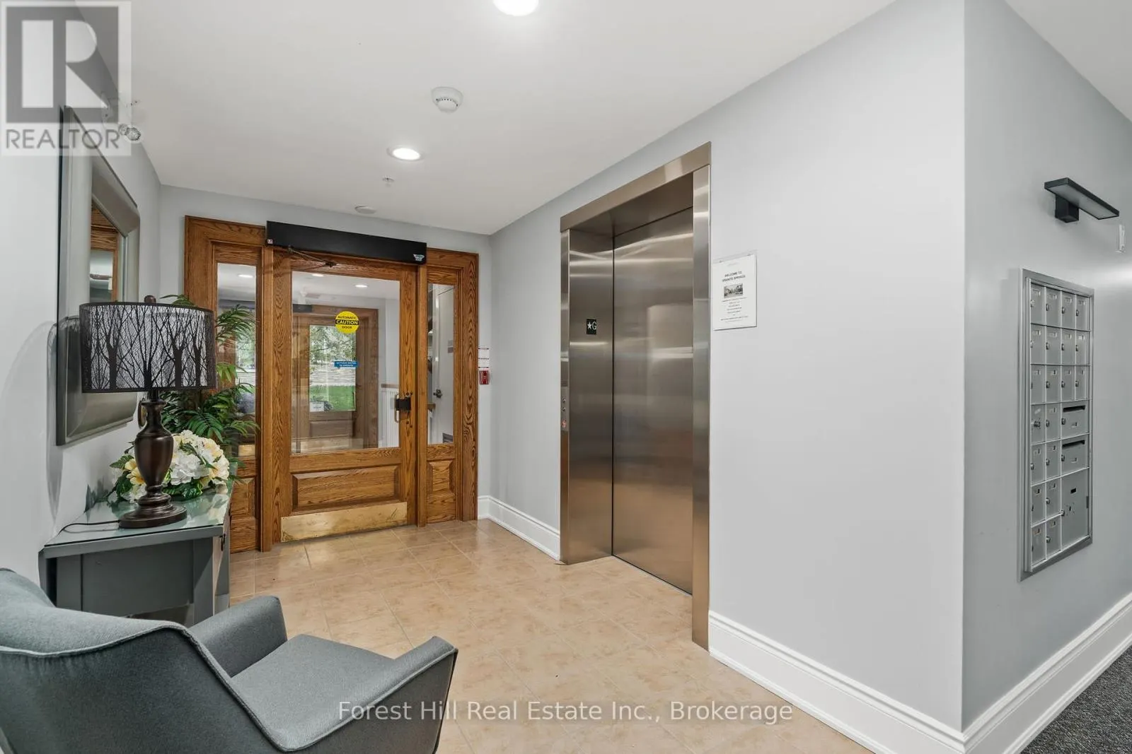 204 - 391C MANITOBA STREET, #204