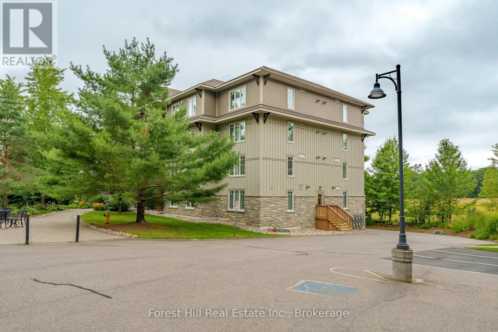 204 - 391C MANITOBA STREET, #204
