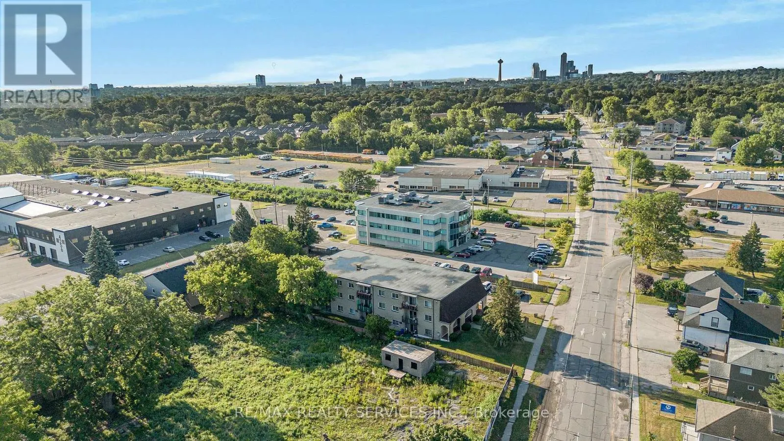 305 - 4218 PORTAGE ROAD