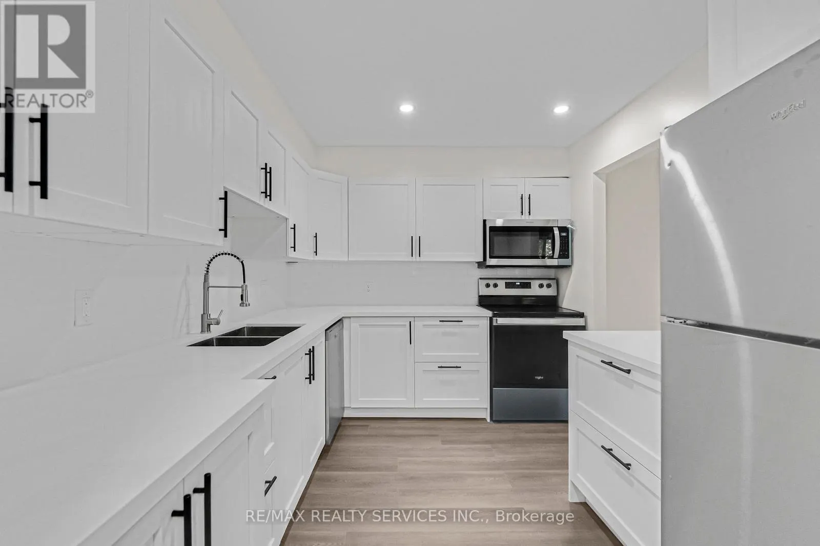 305 - 4218 PORTAGE ROAD
