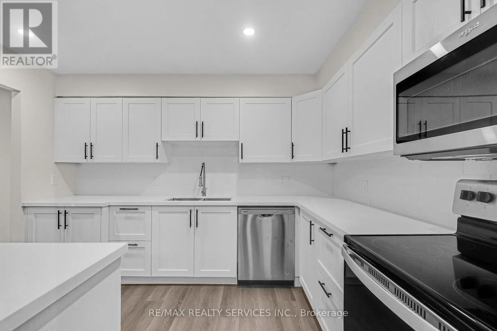 305 - 4218 PORTAGE ROAD