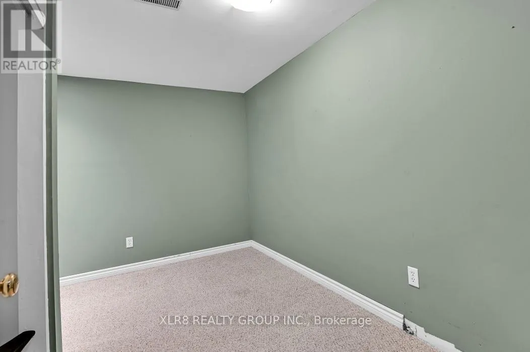 12 JOHN SIDNEY CRESCENT