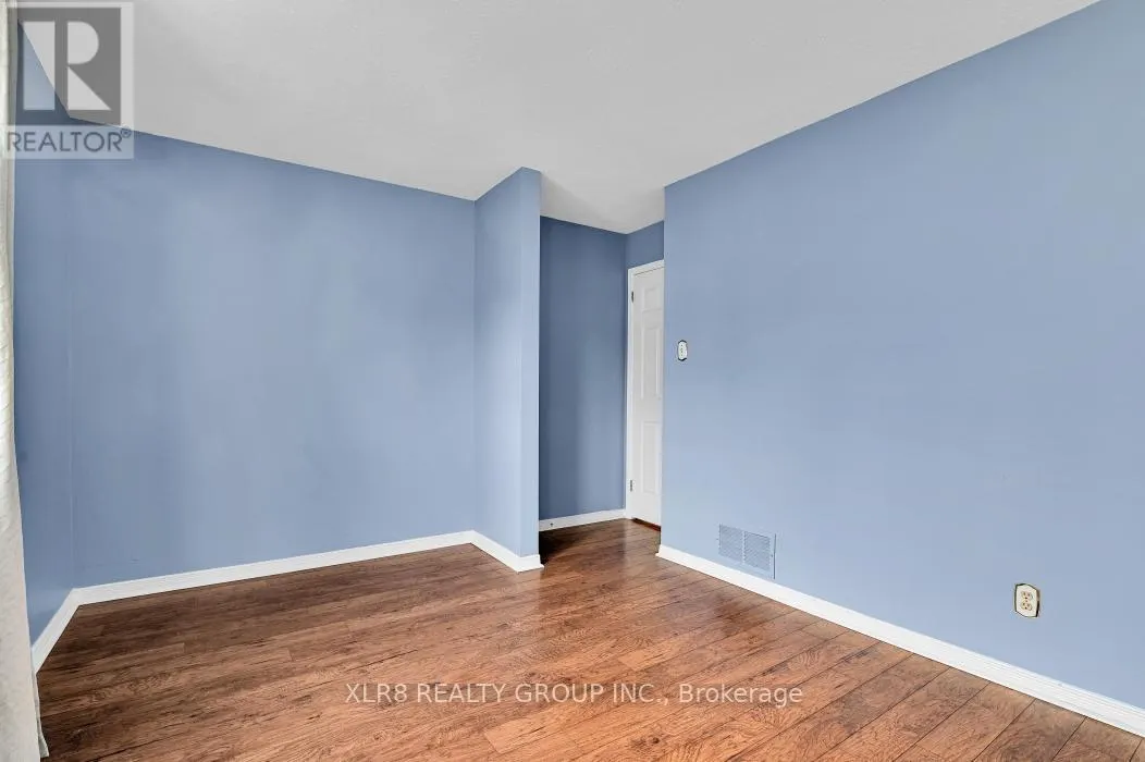 12 JOHN SIDNEY CRESCENT